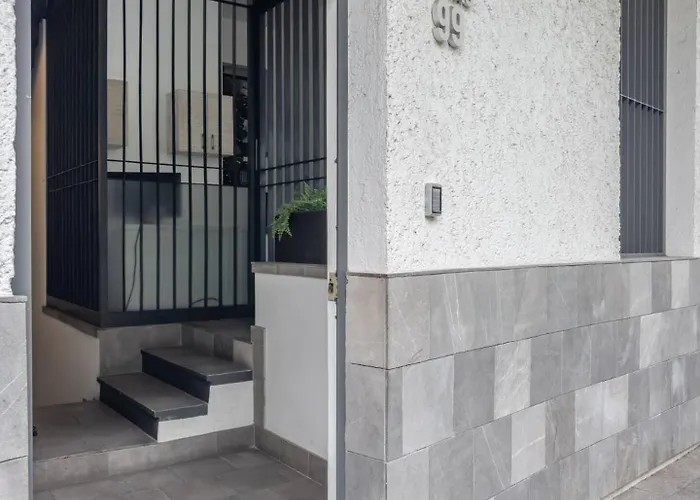Cozy Urban Rooftop Lounge Free Parking & Wifi Apartamento