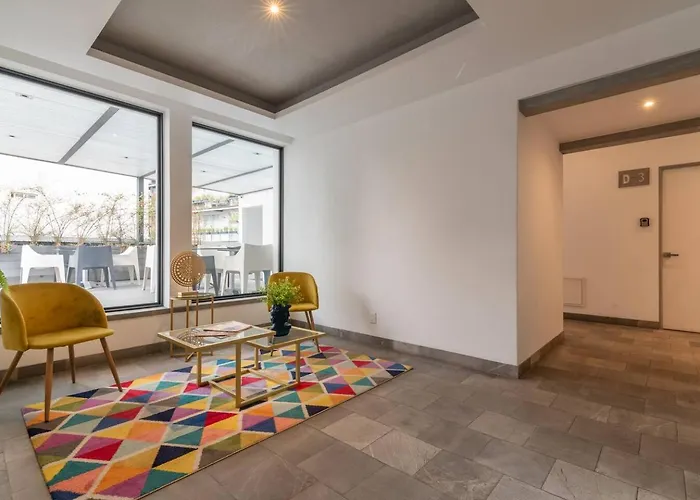 Cozy Urban Rooftop Lounge Free Parking & Wifi