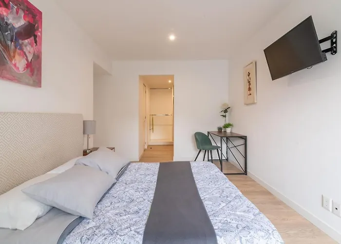 Cozy Urban Rooftop Lounge Free Parking & Wifi *